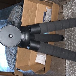 Mini tripod phone/camera w/ remote